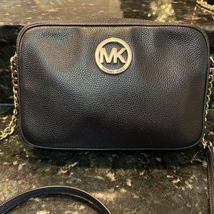 Micheal Kors Leather Crossbody.